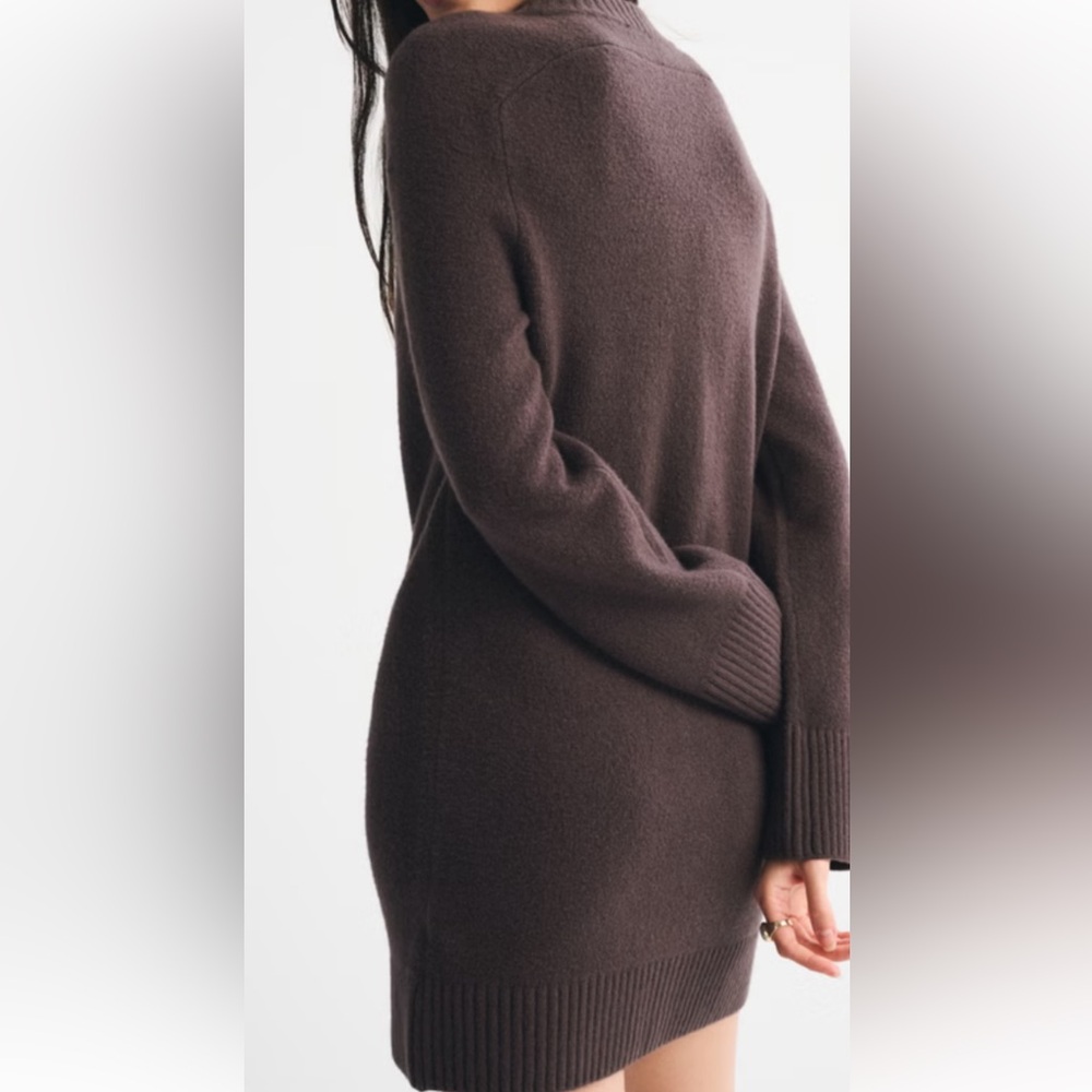 Abercrombie & Fitch Brown Crew Neck Sweater